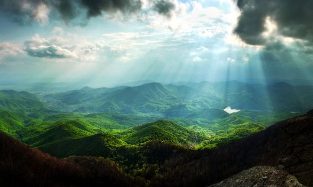 பள்ளங்களெல்லாம் நிரப்பப்படும் மலைகள் குன்றுகள் தாழ்த்தப்படும்